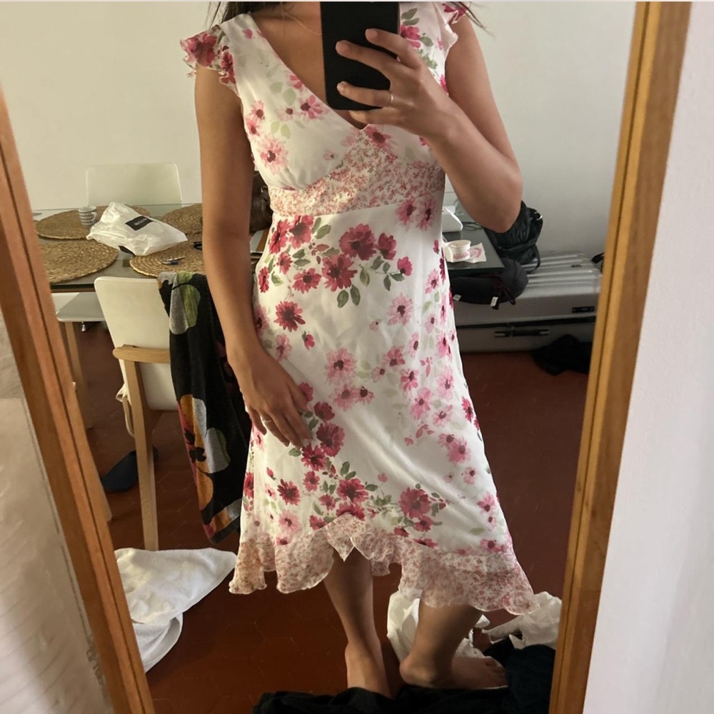 Beautiful floral ribbon tie flower dress sue wong type of dress and brand new